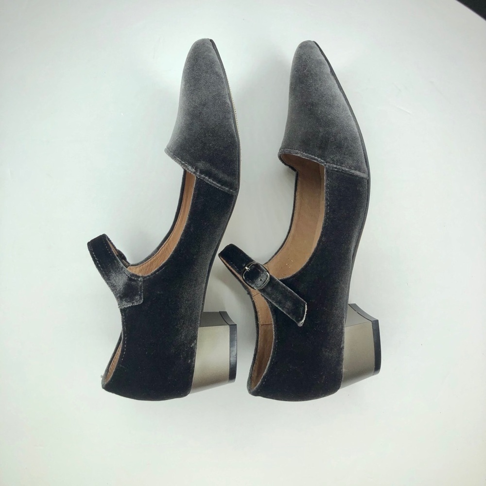 All black Janie Vell shoes  Sz 7.